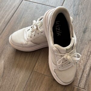 Kizik Slip-on Women’s Size 6 White Casual Mesh & Leather Sneakers